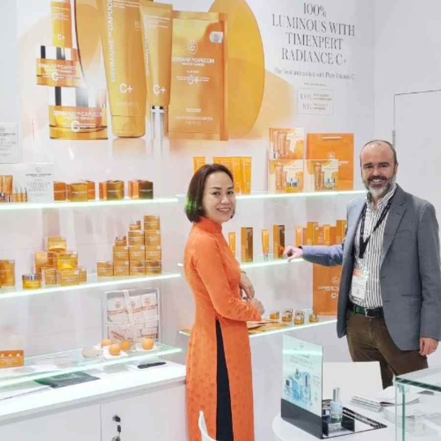 Uyên Phương Professional Cosmetics, Tân Bình