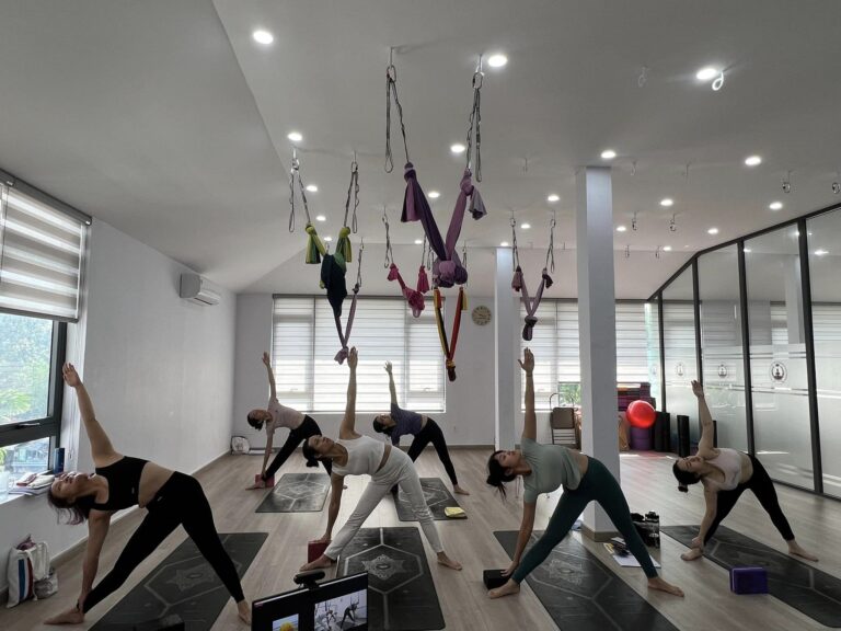 Phòng tập Yoga tại Shivom Yoga Academy 